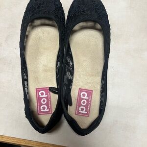 Pop Women's Elegant Black Lace Flats